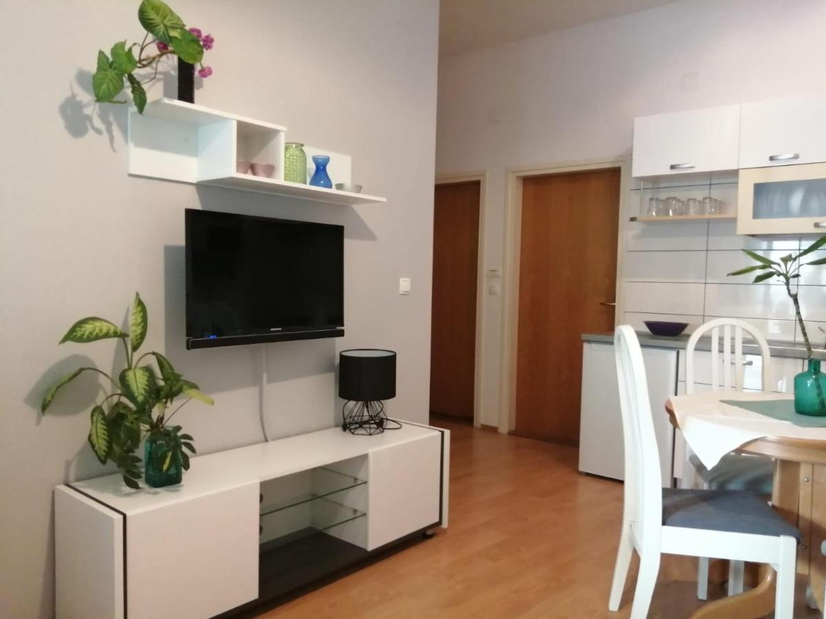 Apartments Suri Vodice Exterior foto